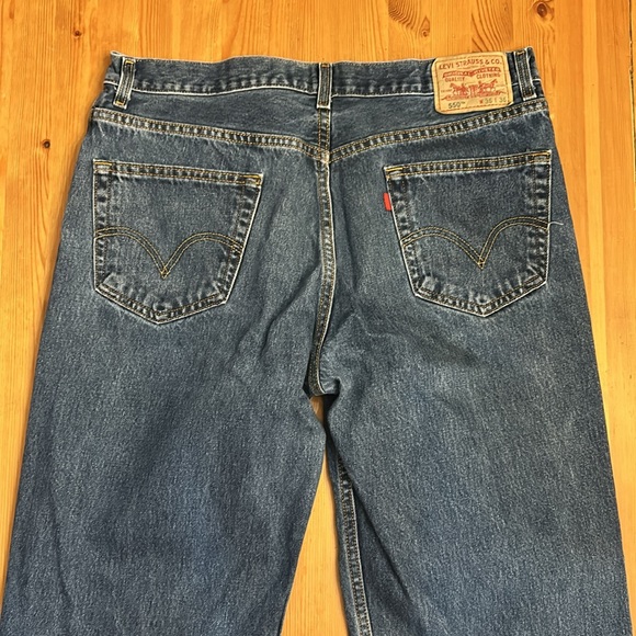 Men’s Levi’s Relaxed Fit 550 Jeans, size 36 waist - Picture 4 of 4